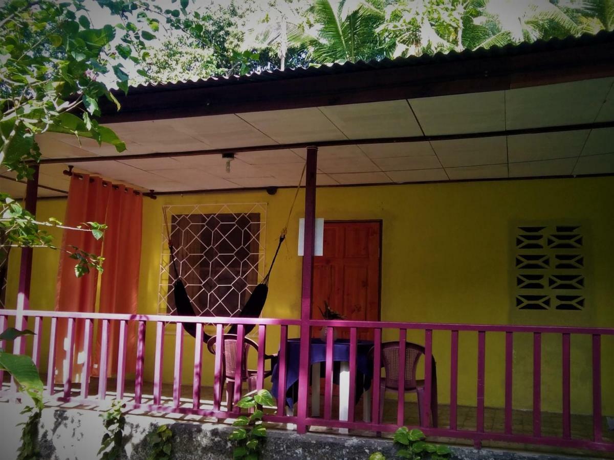 Cabinas Algebra Cahuita Exterior foto
